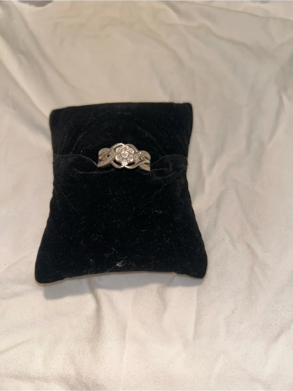 Sterling Silver Cubic Zirconia Twist Ring - White size 8